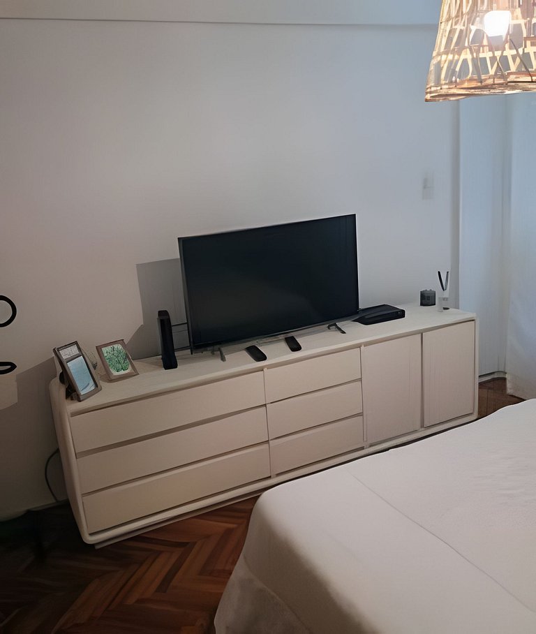 Spacious Studio Apartment in Downtown Buenos Aires (2D)
