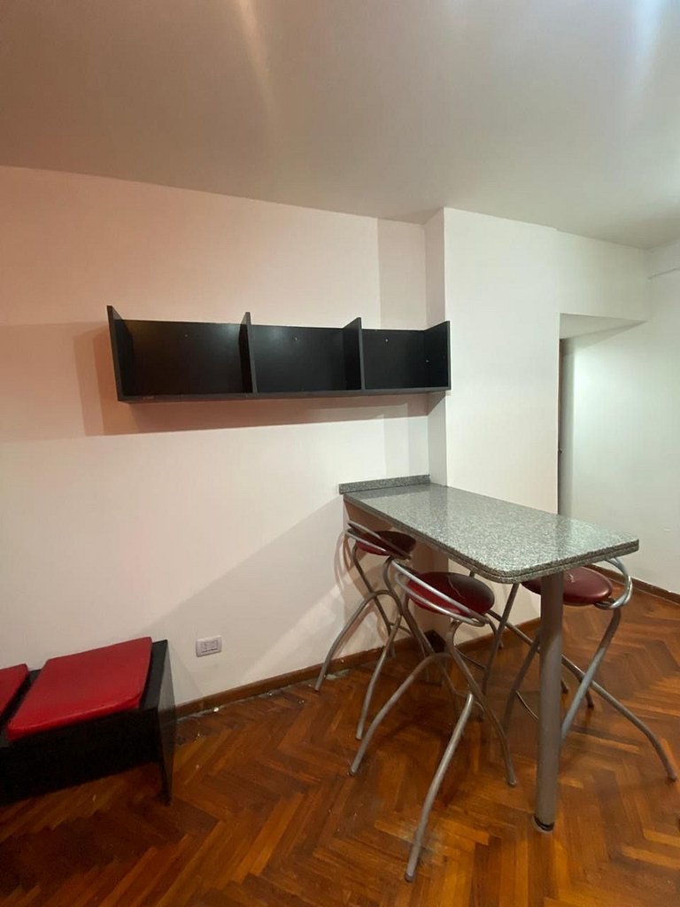 Gran monoambiente en centro de Buenos Aires (1C)