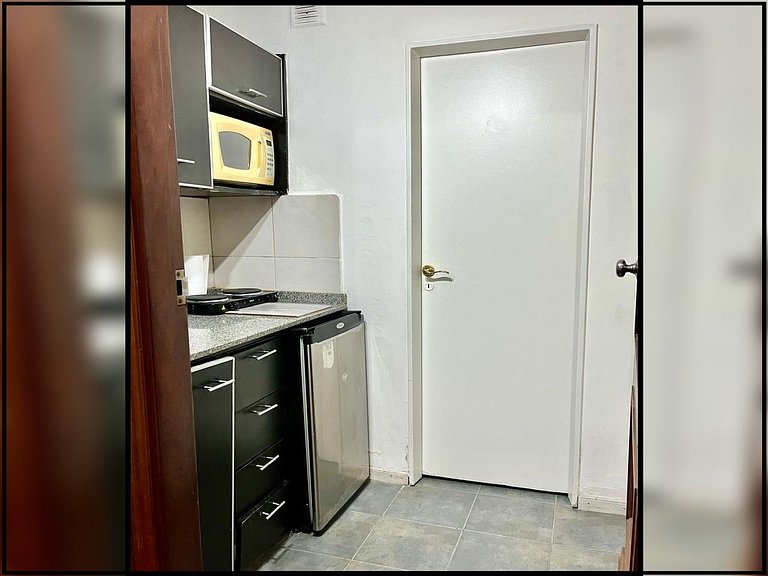 Large studio apartment in downtown Buenos Aires (1C)