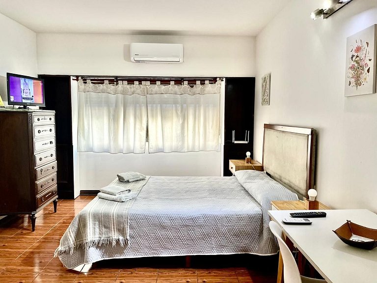 Studio apartment in downtown Buenos Aires (1B)
