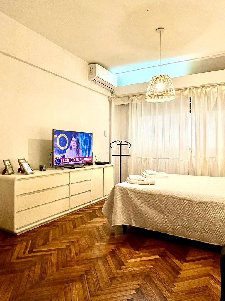 Spacious Studio Apartment in Downtown Buenos Aires (2D)