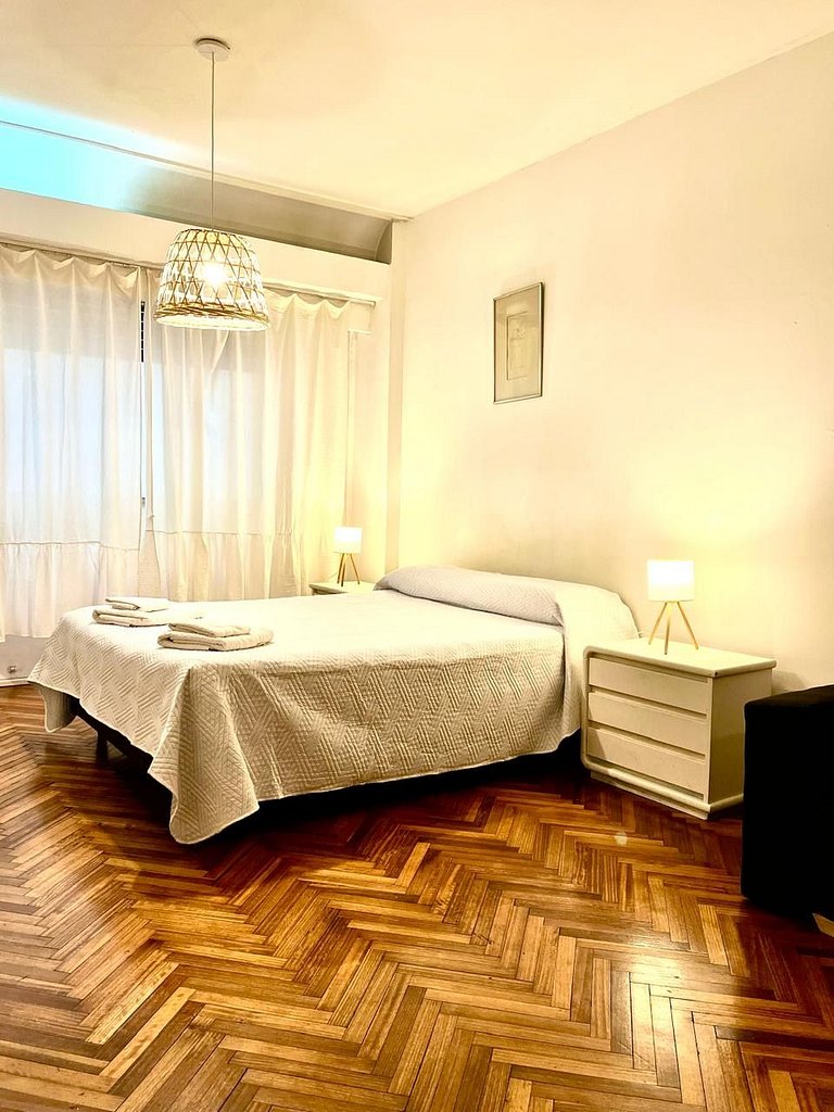 Spacious Studio Apartment in Downtown Buenos Aires (2D)