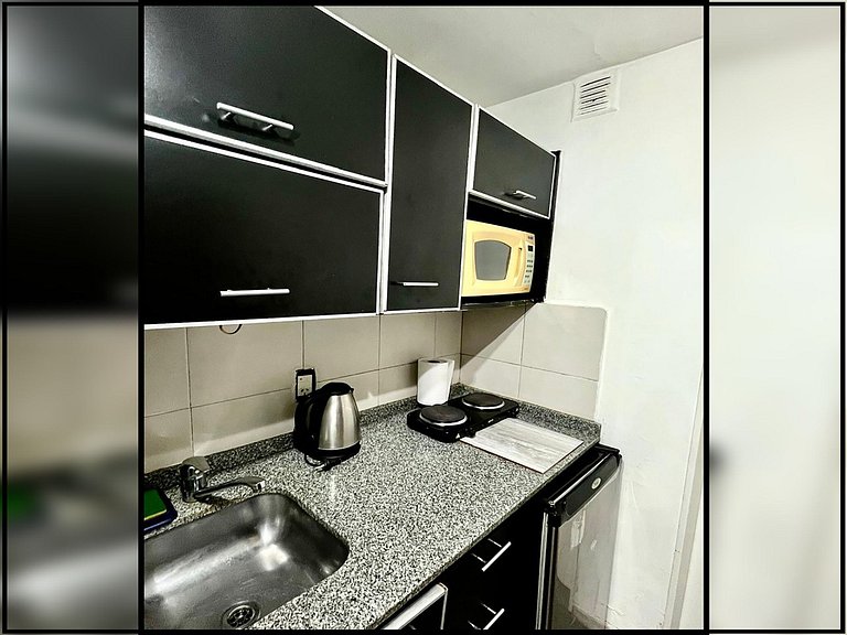 Large studio apartment in downtown Buenos Aires (1C)