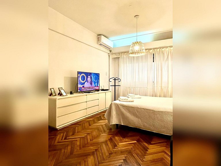 Spacious Studio Apartment in Downtown Buenos Aires (2D)